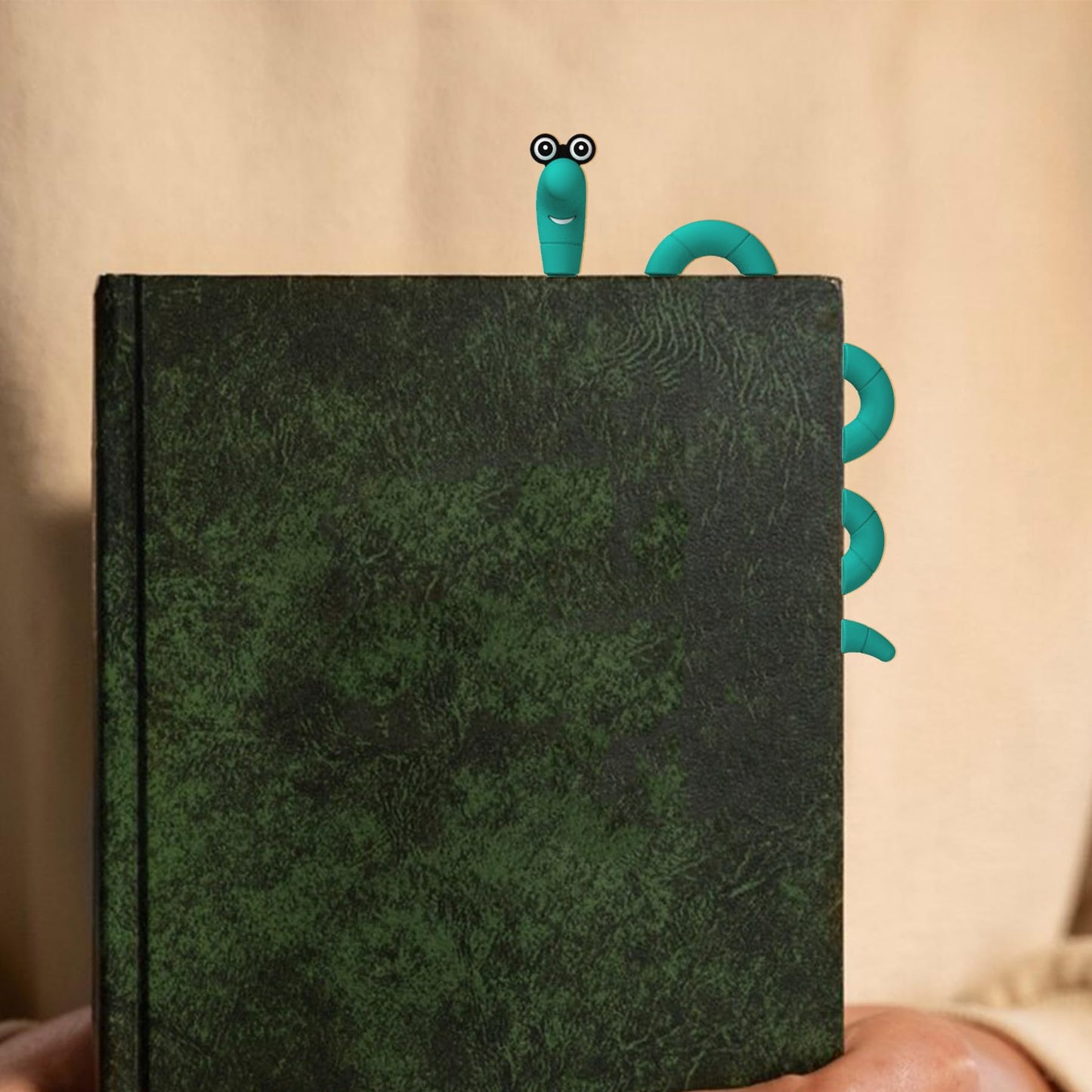 Marcapáginas con clip para niños, estudiantes, mujeres y hombres, Wally The Bookworm, bonito marcapáginas y soporte para páginas, idea de regalo única, divertido marcador de libros y accesorio de lectura para amantes de los libros (turquesa)
