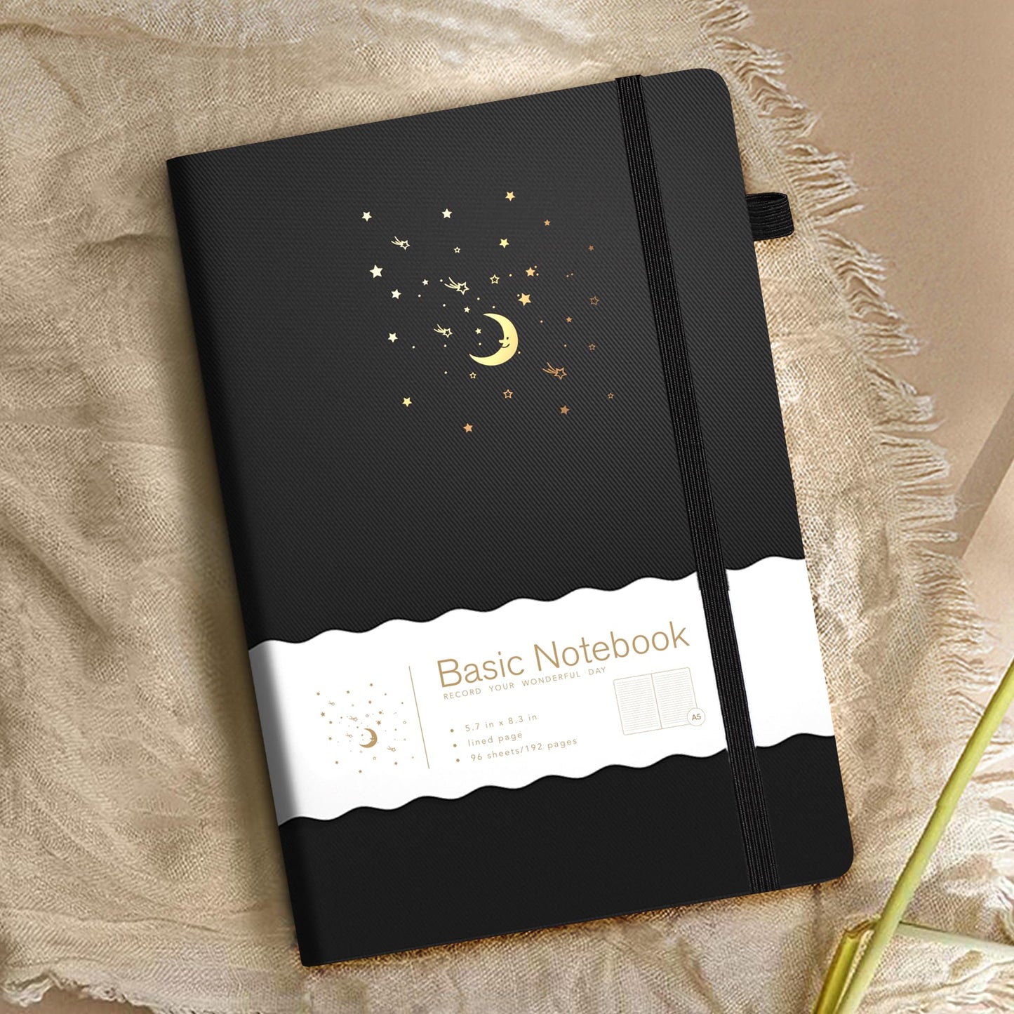 CAGIE Cuaderno forrado para el trabajo, 196 páginas, 5.7" x 8.3", cuadernos de tapa dura para escribir mujeres y hombres, diario para tomar notas con lazo para bolígrafo (rayas negras), regalos