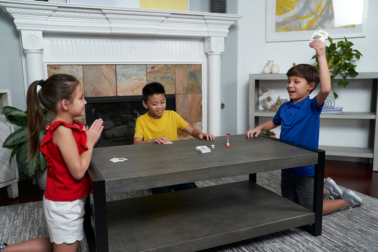 Pressman Charades para niños: el juego familiar 'No se requiere lectura', 5"