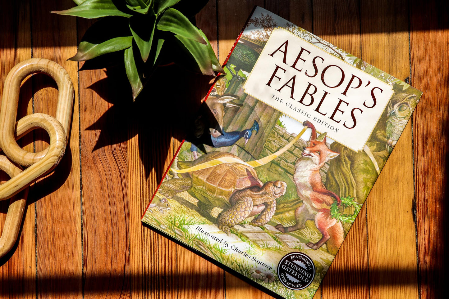 Fábulas de Esopo Tapa dura: La edición clásica del aclamado ilustrador Charles Santore (Charles Santore Children's Classics)